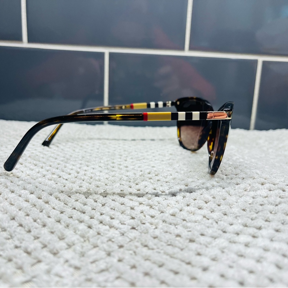 Burberry Sunglasses- Dark Havana - Picture 3 of 4